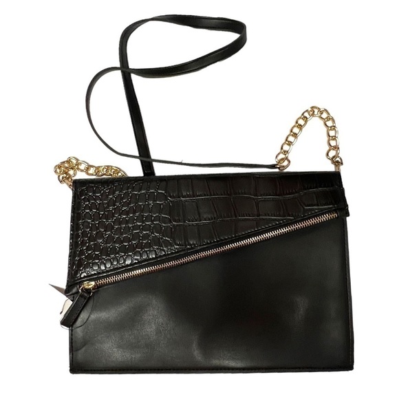 Faux Leather Crocodile Pattern Black Envelope Zip Crossbody Purse - Picture 9 of 10